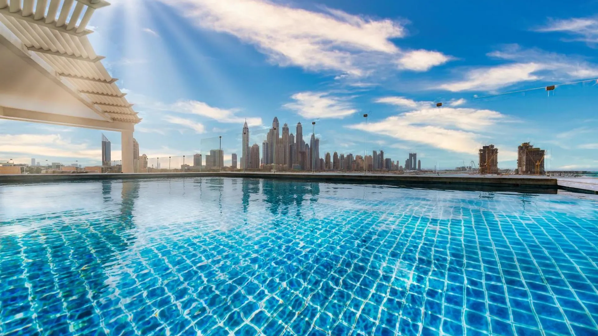 Resort Five Palm Jumeirah Dubai
