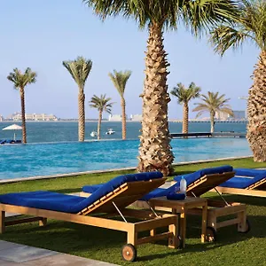 Doubletree By Hilton Jumeirah Üdülőközpont